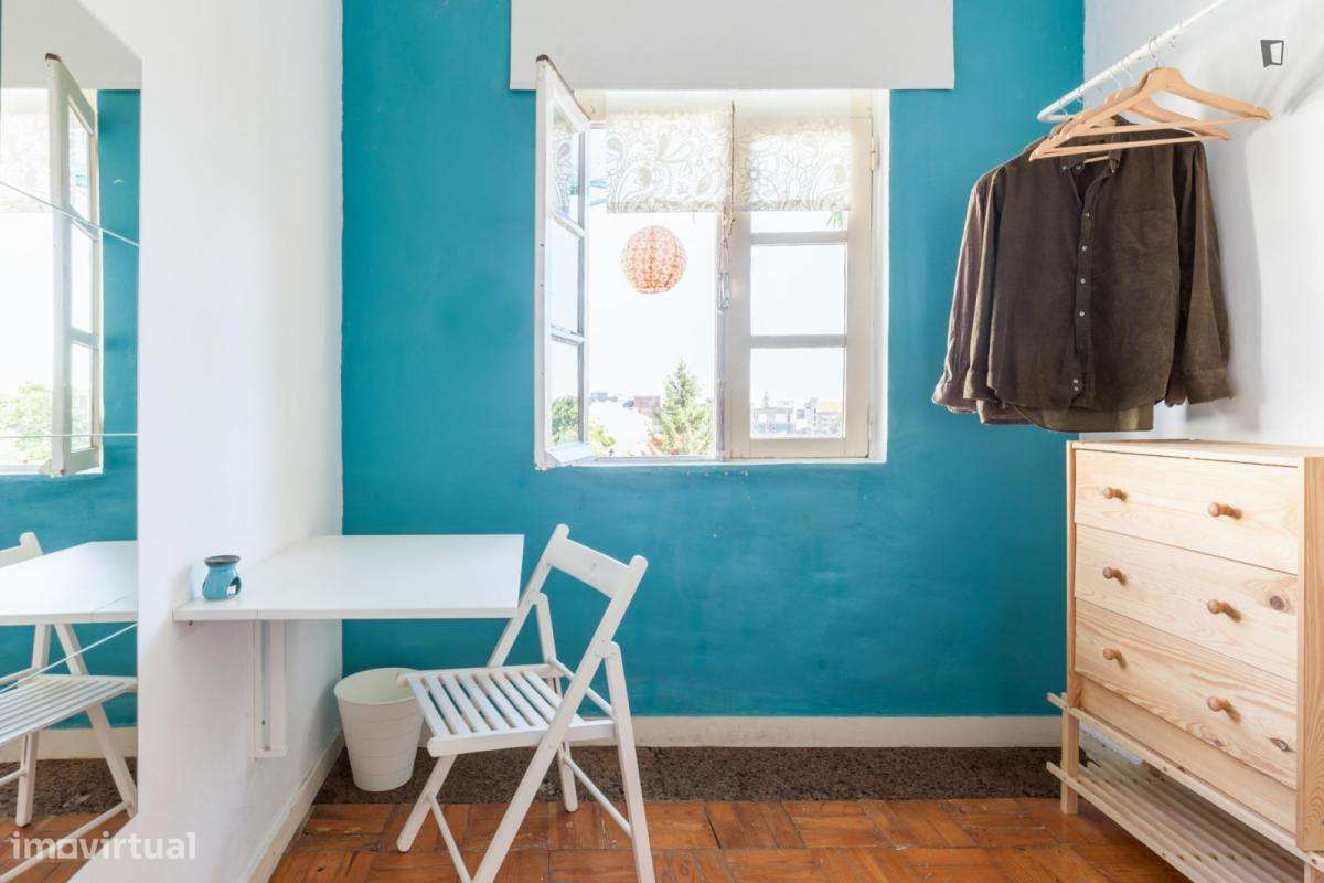 Quarto - localizado em Santo Ildefonso Porto - Grande imagem: 3/10