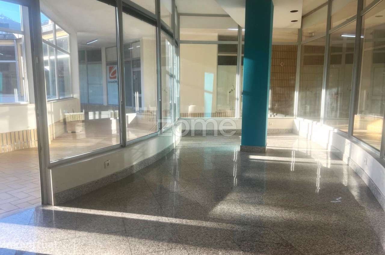 Loja na Galeria Comercial Bairro do Jardim, Viana do Castelo - Grande imagem: 4/30