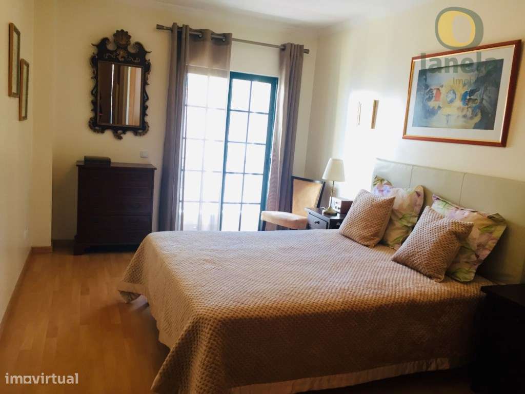 T2 com box e arrecadação, no centro de Faro, varandas-12