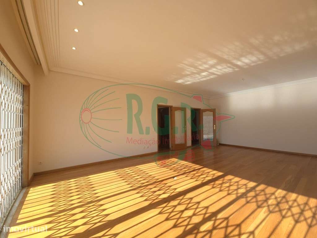 Moradia Isolada T3 | Piscina | Vistas Rio | 5 Min Porto-7