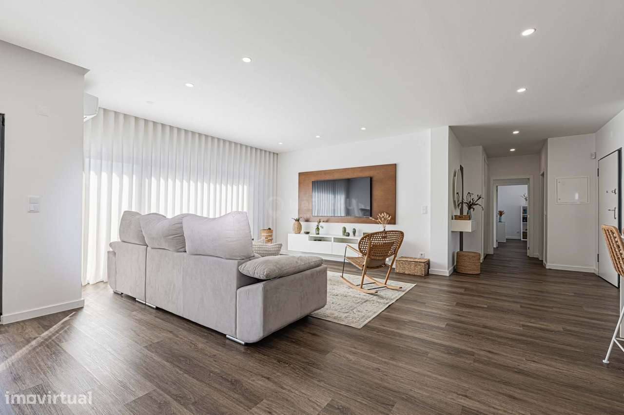 Moradia Térrea T3 c/piscina, lote de 474m² - Única na Caparica-5