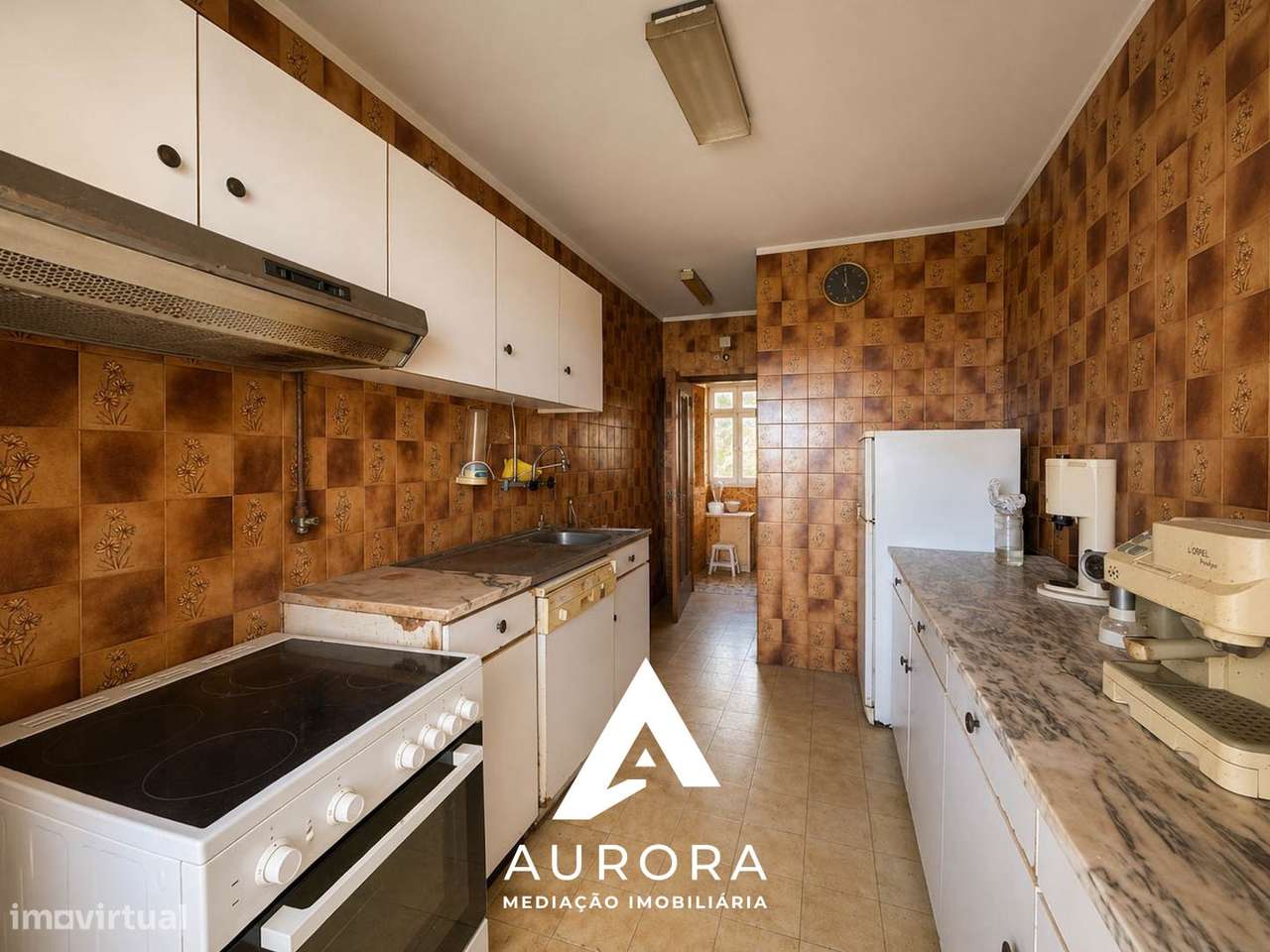 Apartamento T2 com excelente potencial de valorização-8