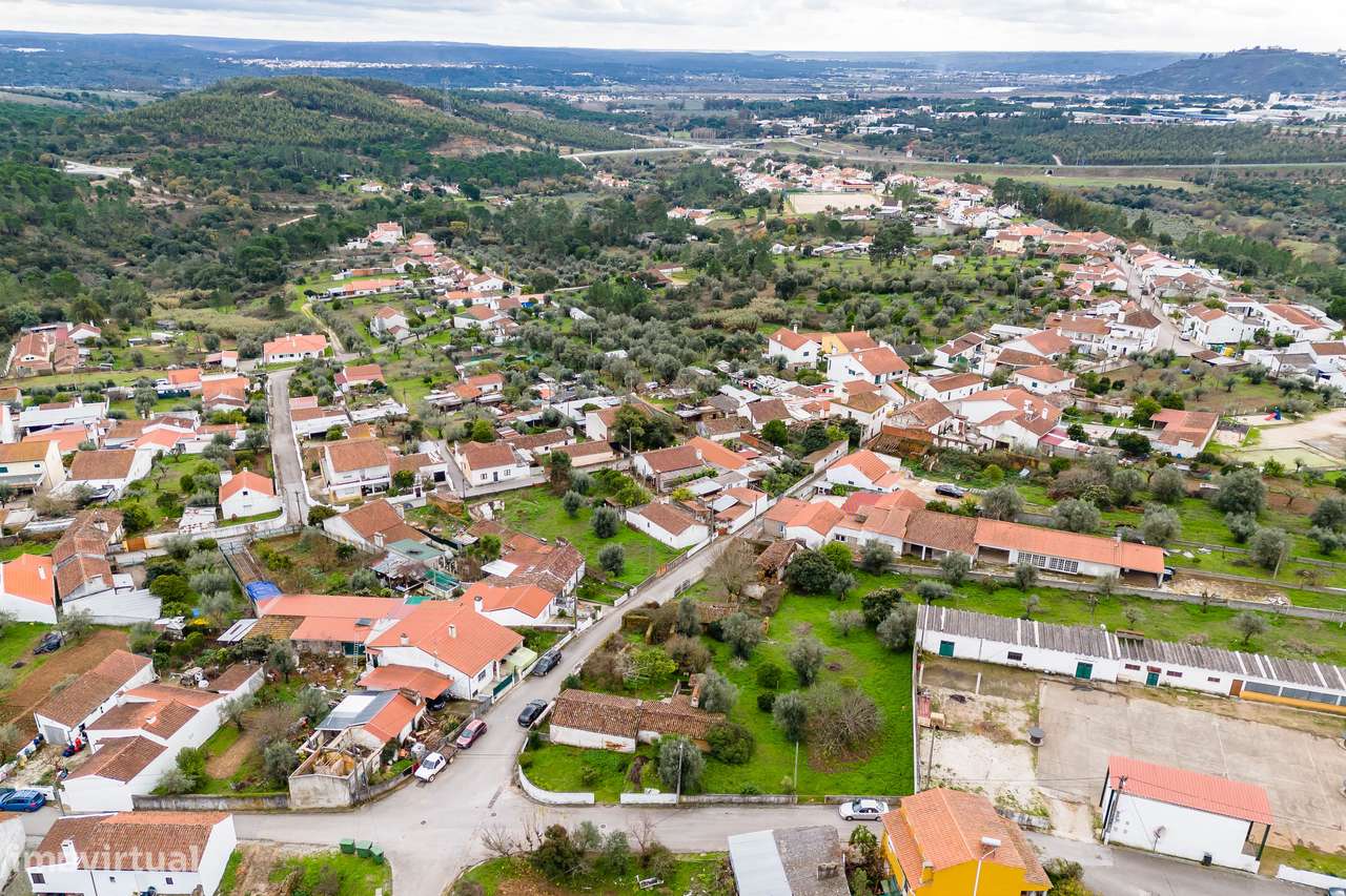 MORADIA | CASAIS DE REVELHOS | ABRANTES | P/ REMODELAÇÃO TOTAL - Grande imagem: 5/51