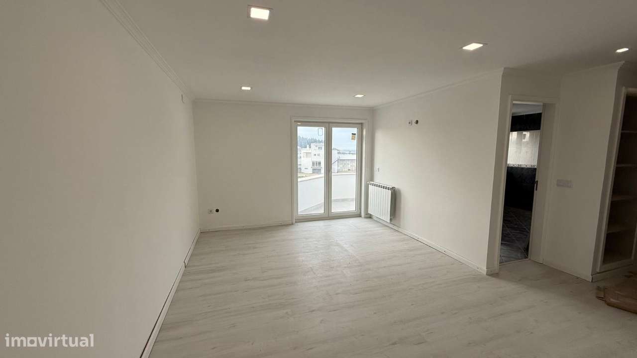 Moradia T3+1 com anexo, forno e churrasqueira, garagem e vistas da ...-22