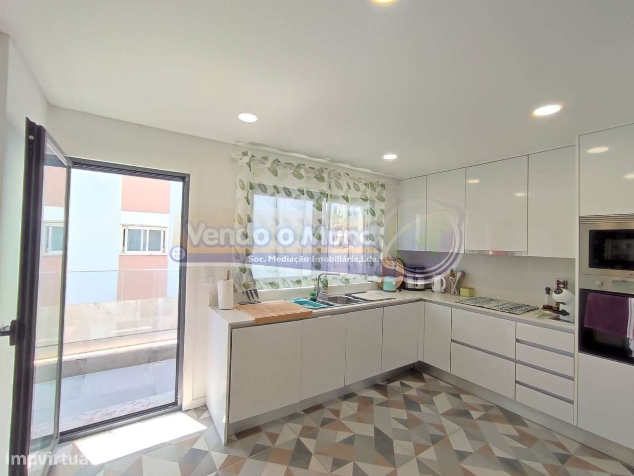 Moradia T2+1 em Santa Iria da Azóia (STI006) - Grande imagem: 4/30