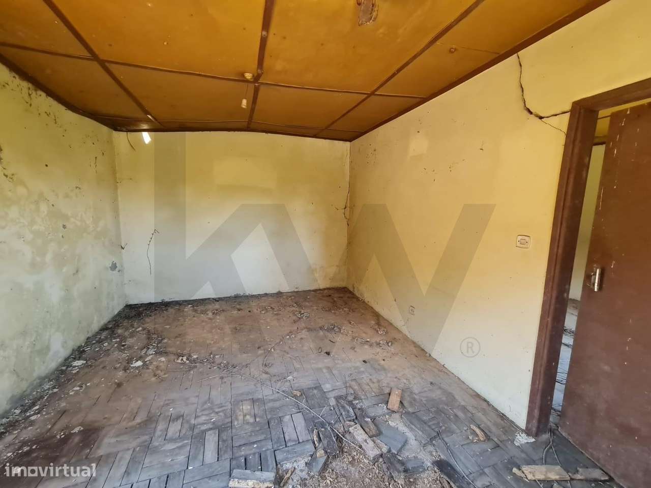 Moradia  com Terreno Urbano e Rústico  | 3.147 m2 |  Vimieiro, Santa C-27