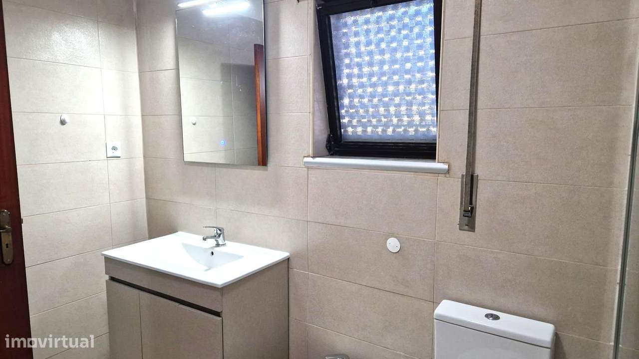 Excelente apartamento T2 Vale do Cobro-16