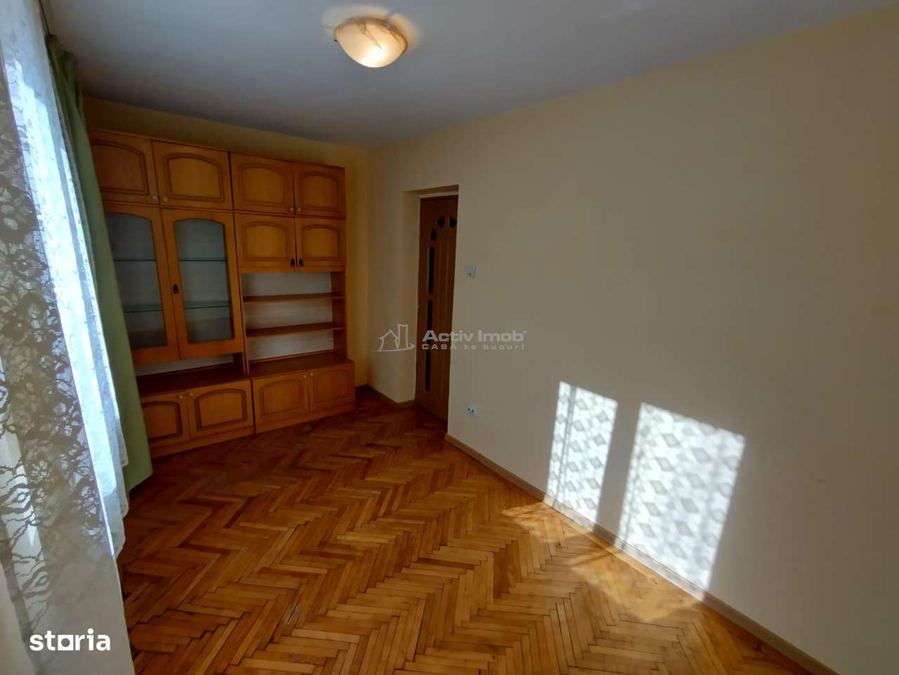 Oravita, Apt.2 Cam, Et.1, Conf.2, Pret Negociabil - Imagine principală: 2/14