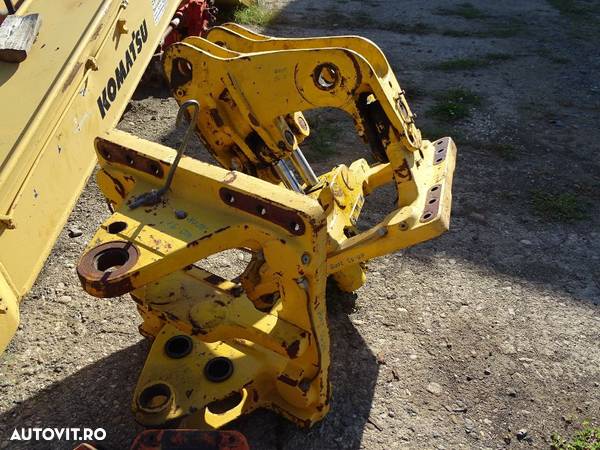 Piese Cabina buldoexcavator Komatsu WB 93 R5  din 2008 - 12