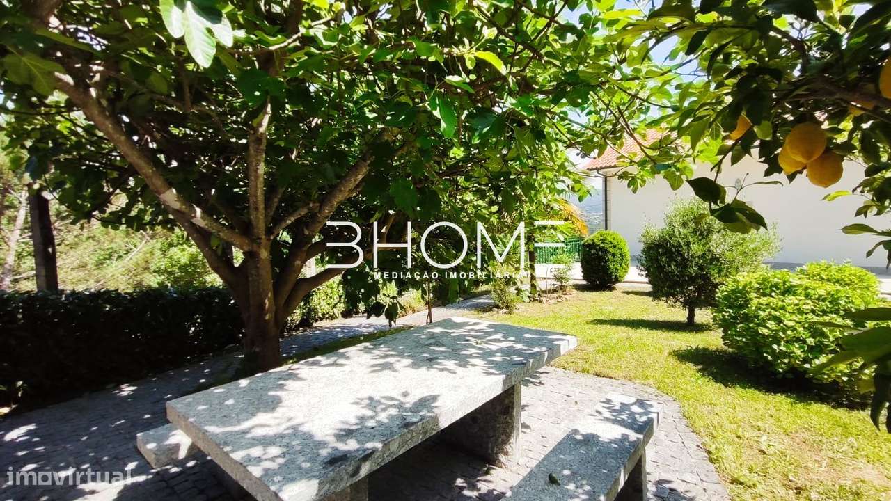 Moradia Individual na Povoa de Lanhoso - Sobradelo da Goma-13