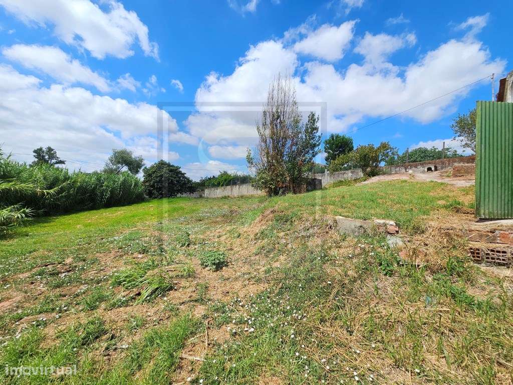 Moradia para Recuperar com Terreno de 1.600 m² na Ventosa, Cadaval-21