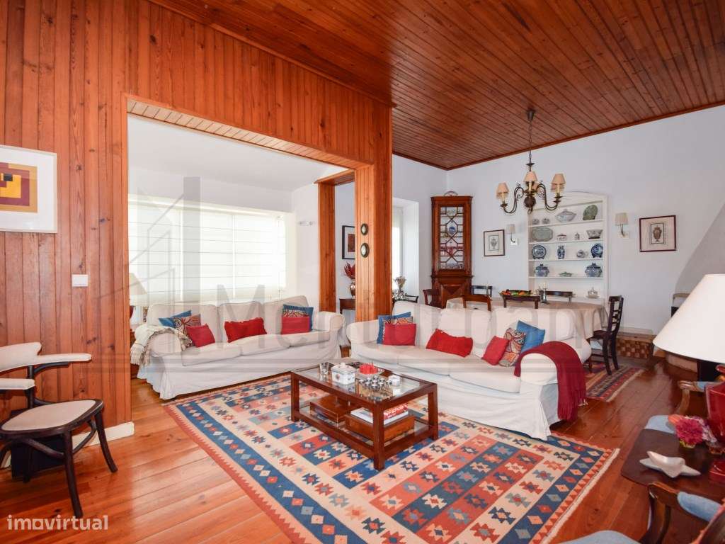 MORADIA INDEPENDENTE NO ESTORIL COM VISTA MAR-5