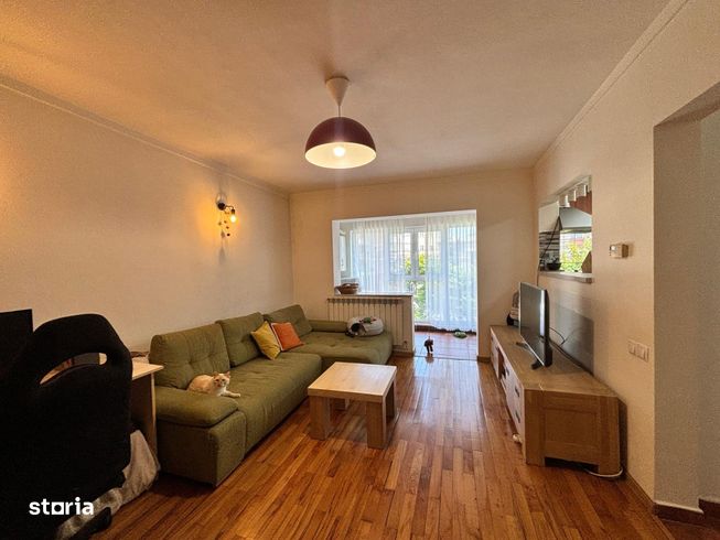 Vanzare - Apartament cu 2 camere, etaj 1, mobilat si utilat-0