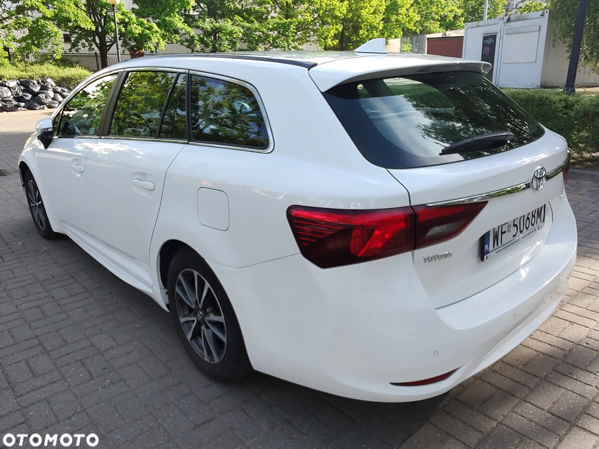 Toyota Avensis 1.8 Premium - 4