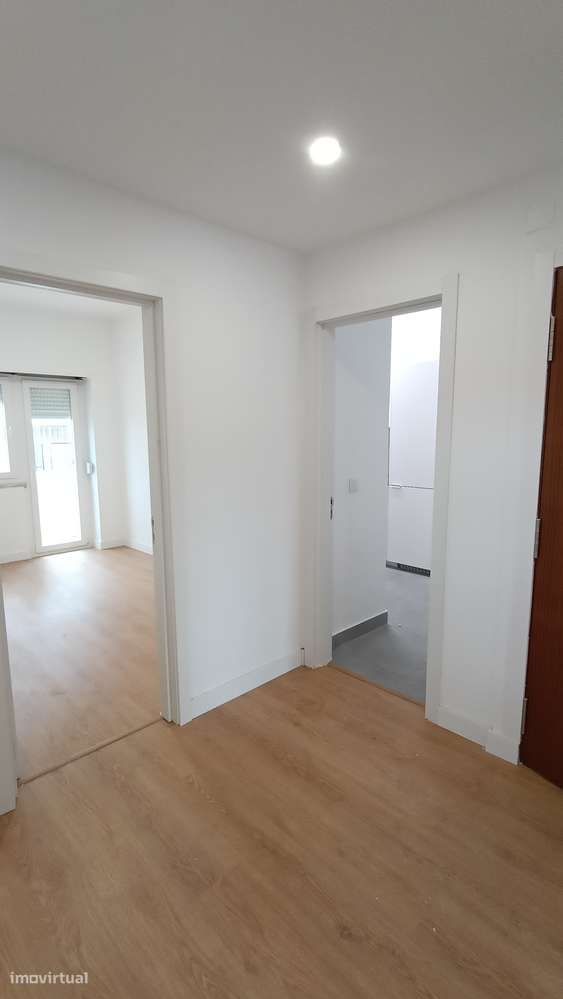 T3 c/ 3 frentes, localizado no Montijo, c/ 3 varandas - remodelado-6