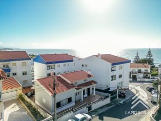 Exclusivo! Moradia T3+1 remodelada + Anexo T0 na Ericeira