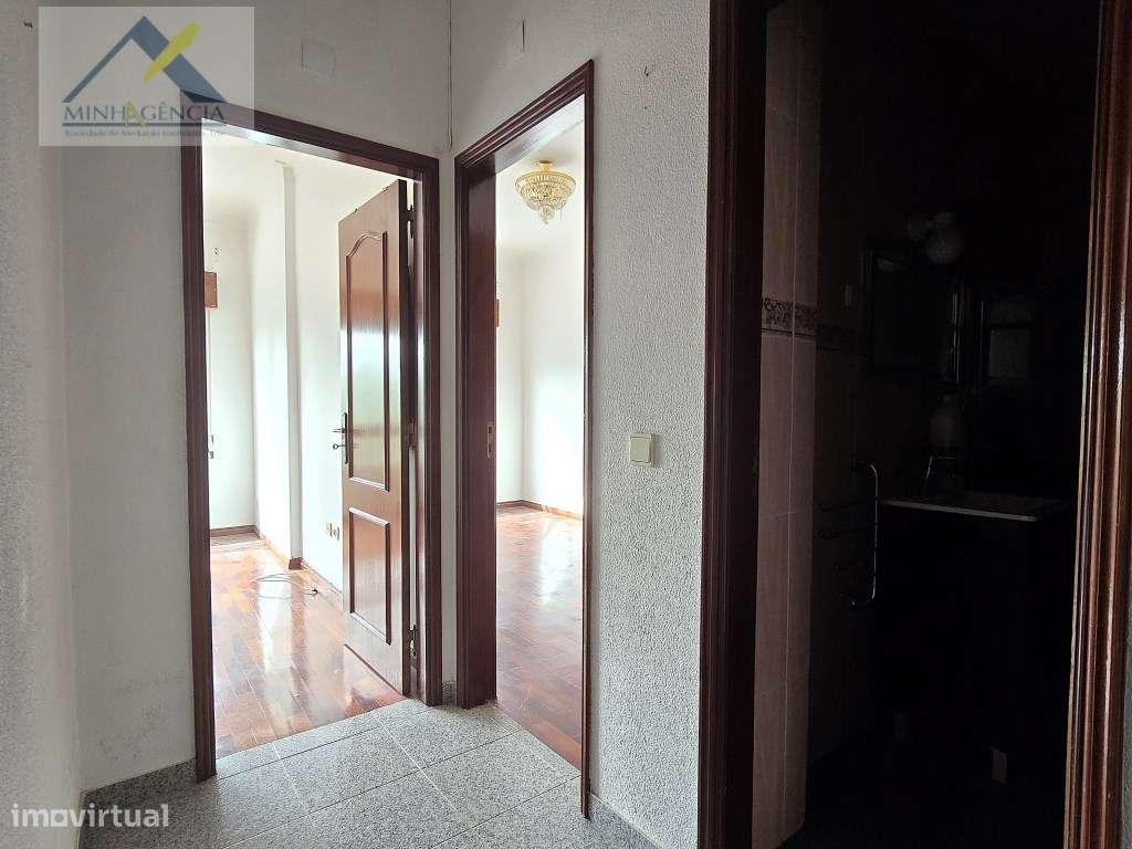 Apartamento T2 na Av. Bento Gonçalves em Setúbal-13