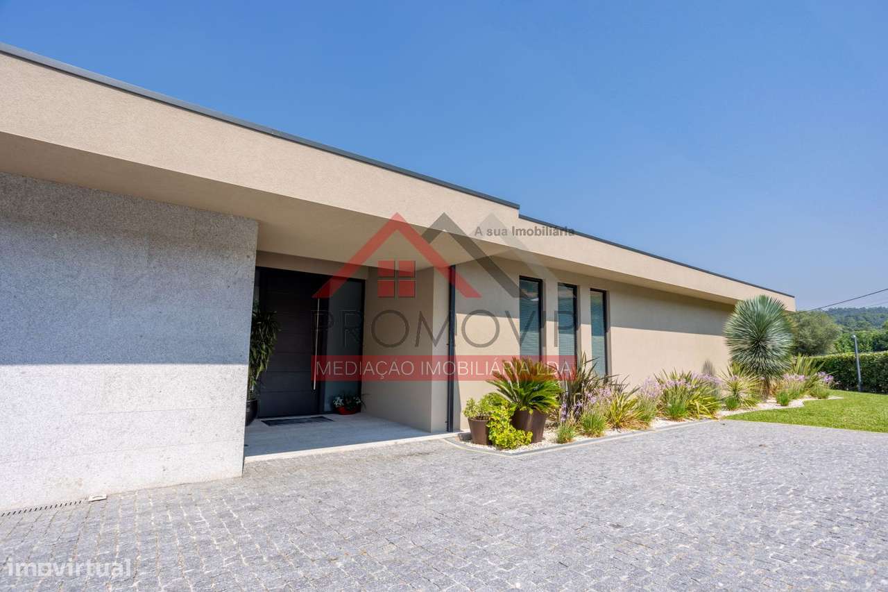 Moradia Térrea T3+1 S. Miguel do Couto Santo Tirso - Grande imagem: 5/47