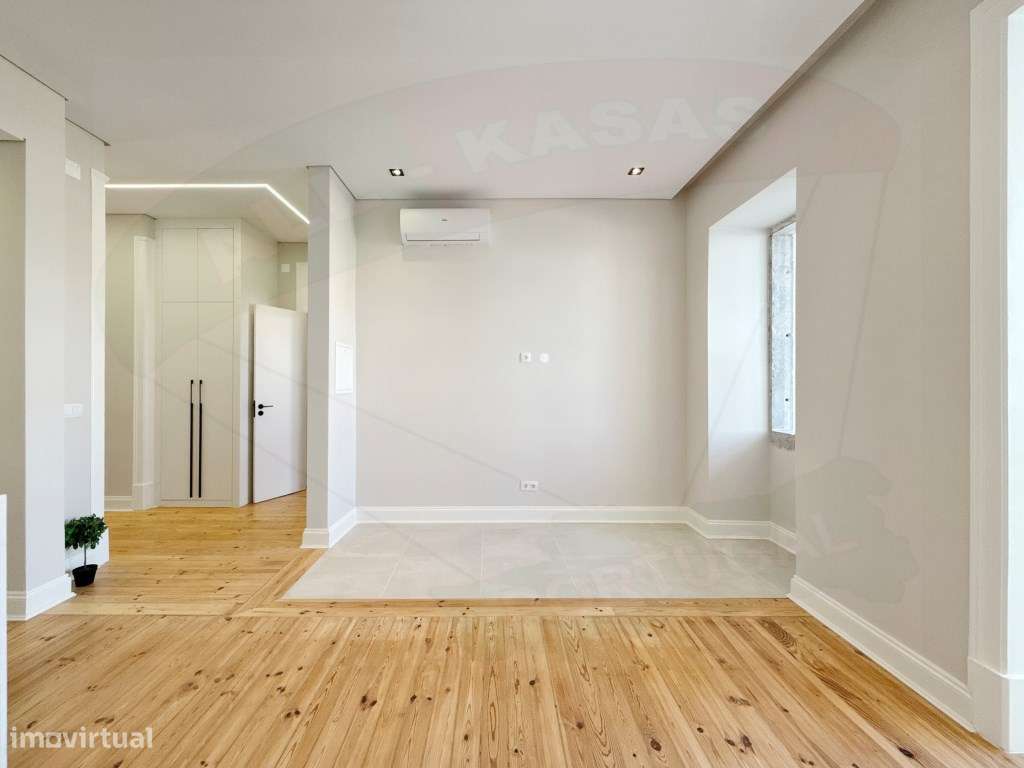 Apartamento T3 Remodelado com 2 Suites e Closet na Av. Almirante Re... - Grande imagem: 5/41