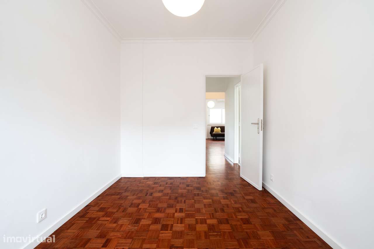 T3 Remodelado em Sassoeiros/Carcavelos - Grande imagem: 3/29