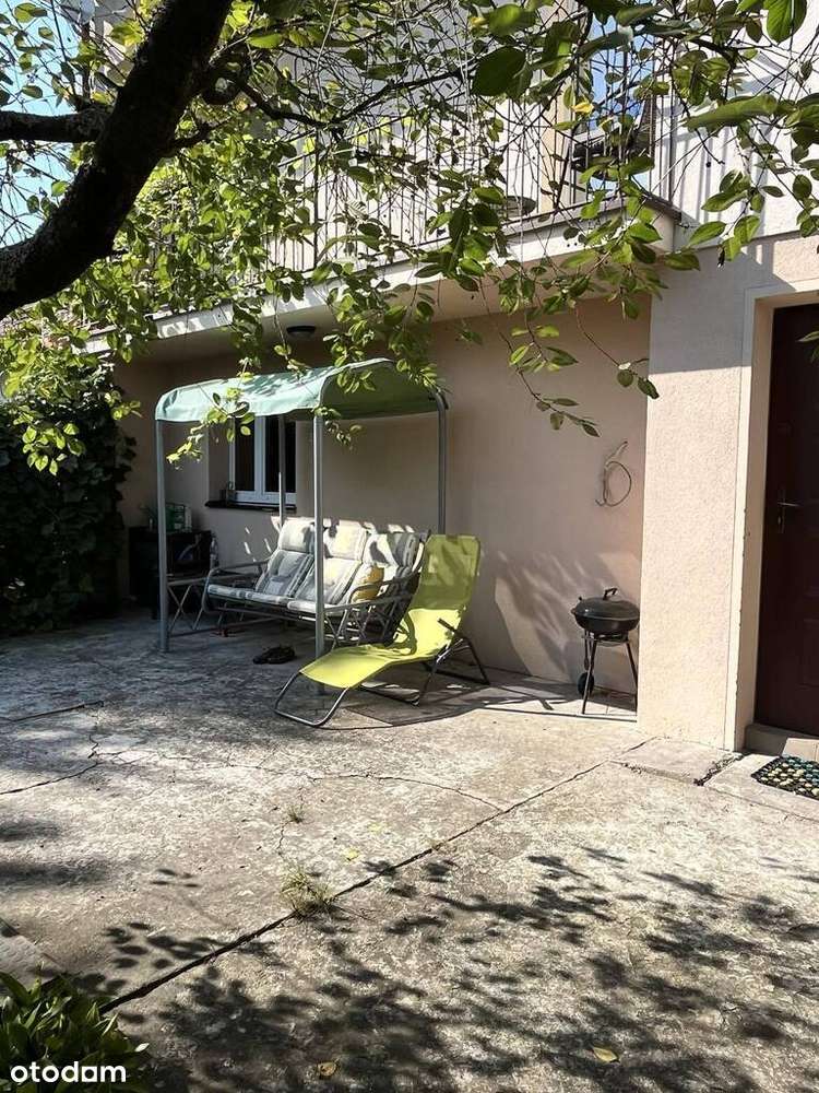 Dom w spokojnej części miasta-18