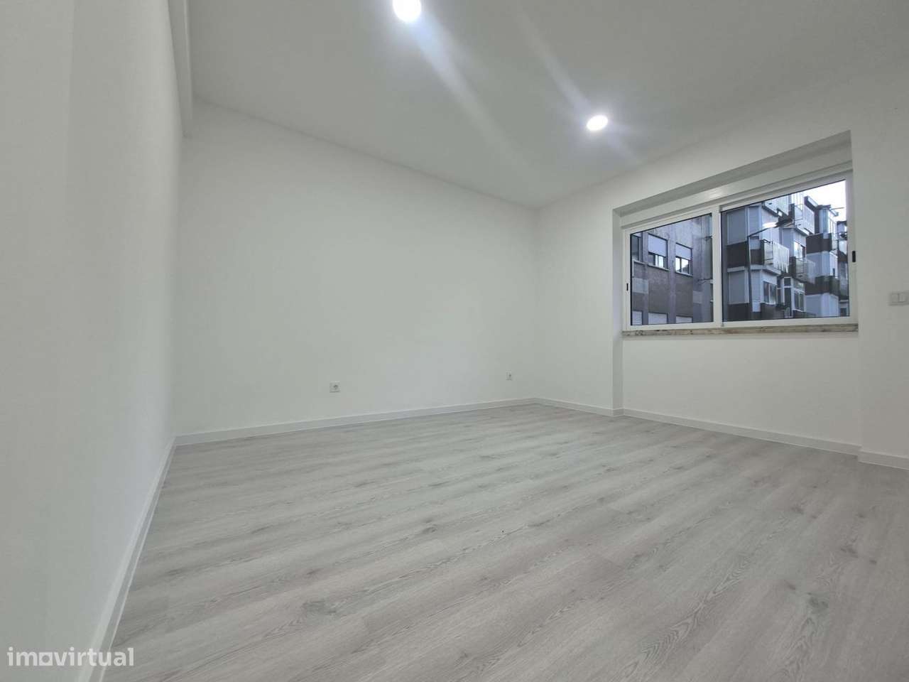 Apartamento T2 Remodelado com Suite - Grande imagem: 4/19