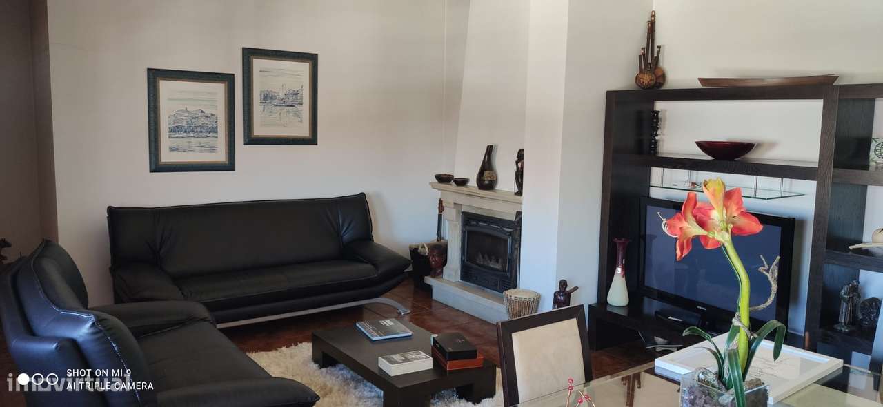 T3 Duplex com 256m2 no centro de Anadia - Grande imagem: 3/16