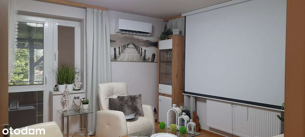 Dzięgielów - dom piętrowy z zabudowaniami gospodarczymi.-9