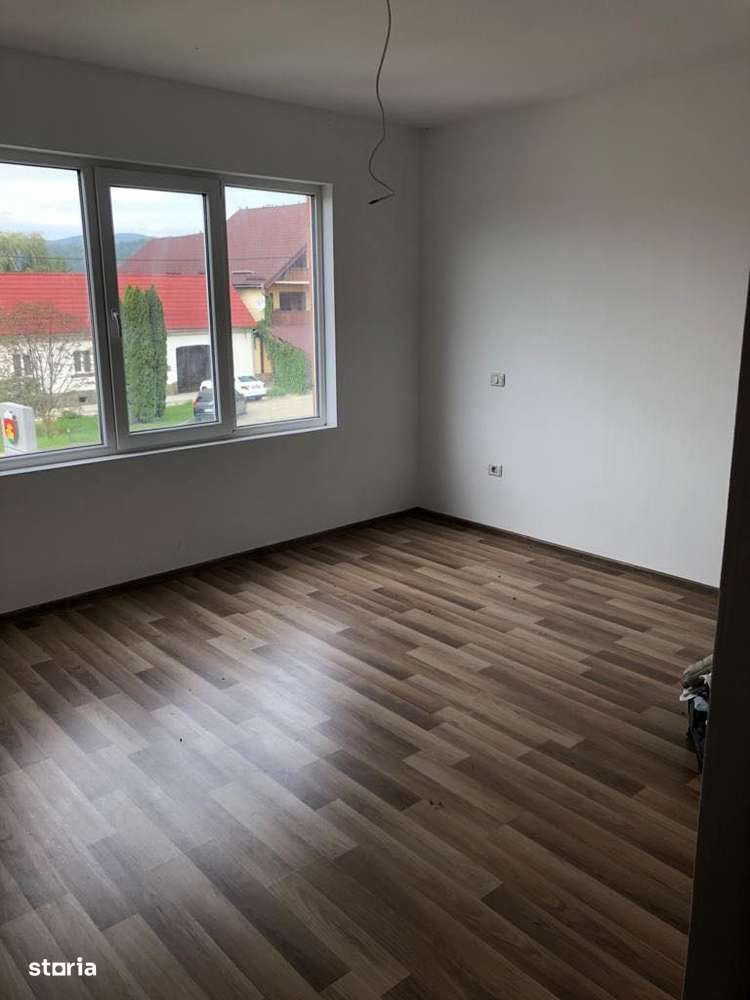 Comision 0 - Casa cu spatiu comercial si teren de 2877 m2 in Glimboca-8