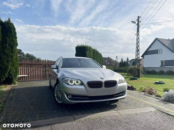 BMW Seria 5 520d Touring Luxury Line - 2