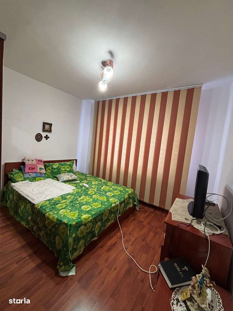 De vanzare ,3 camere,ideal pentru spatiu,zona Piata mare ,63000EURO - Imagine principală: 2/11