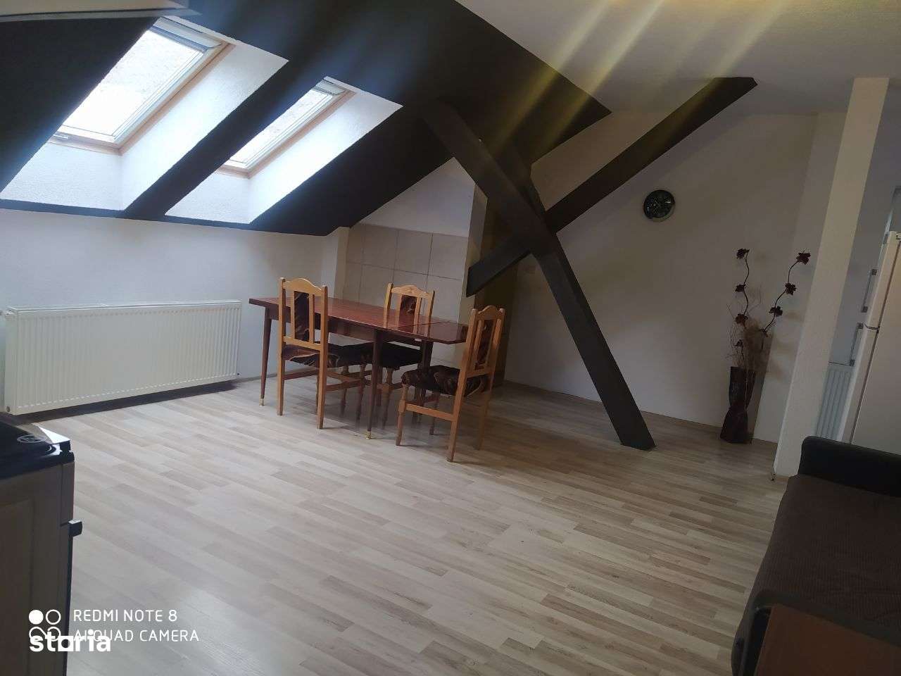 Vand ap cu 2 dormitoare,centrala termica, centru!-0