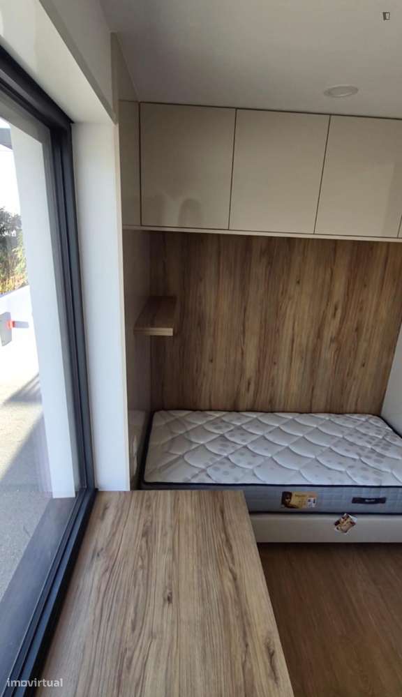 Quarto - localizado em Aveiro - Grande imagem: 5/10