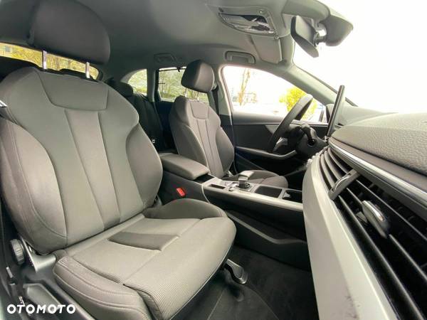 Audi A4 30 TDI mHEV Advanced S tronic - 16