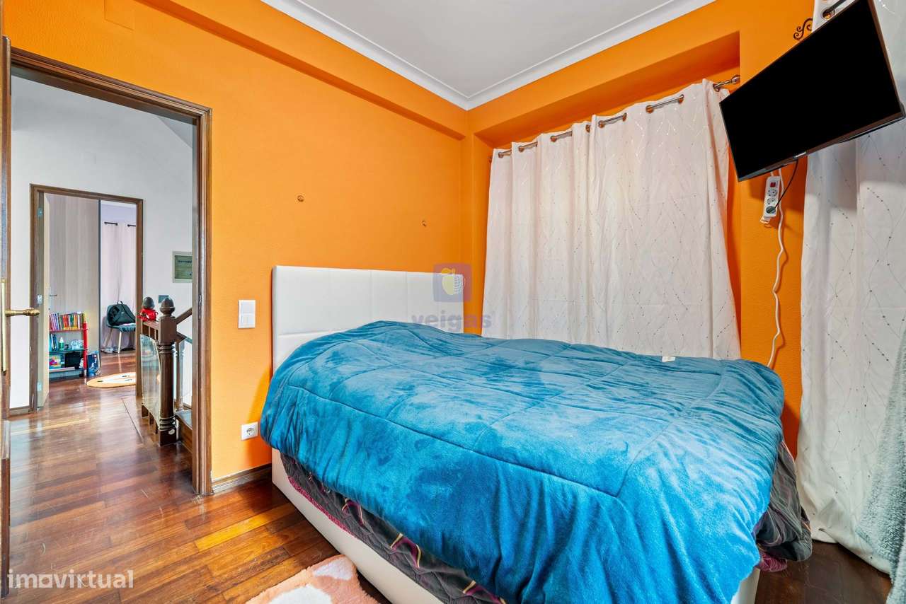 Prédio em Propriedade Total com Terraço, Garagens  no Montijo-20