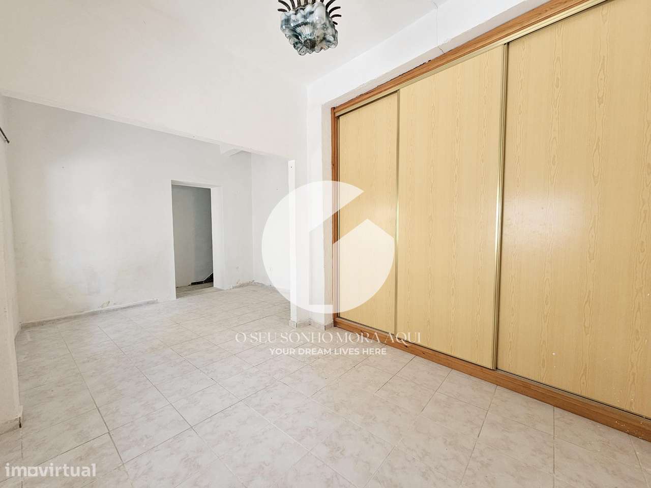 Moradia T5 com pisos independentes em Estoi-12