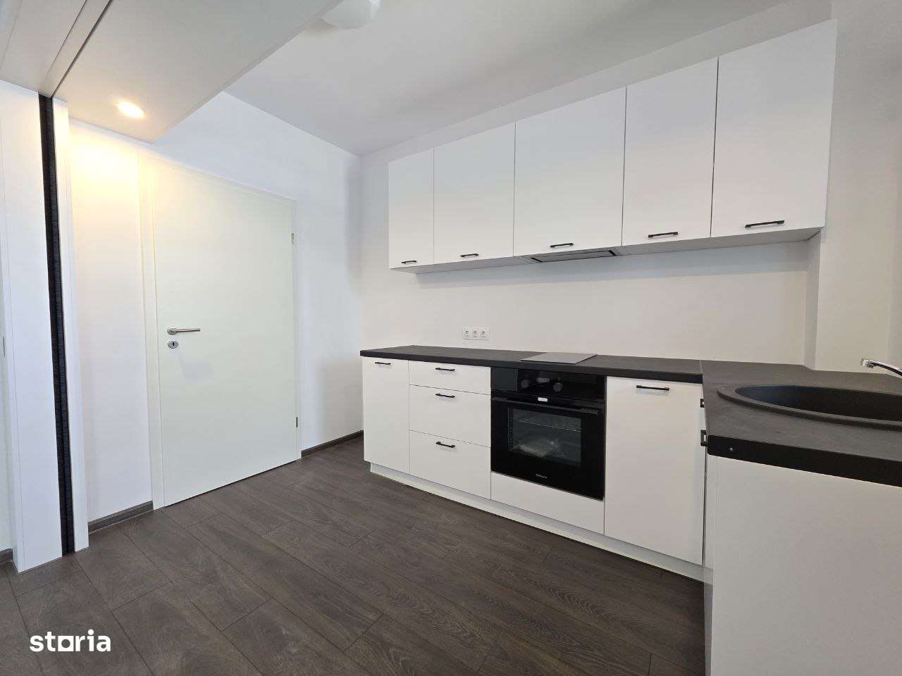 Garsoniera noua, parcare si boxa de vanzare Avantgarden 3 faza 5-11