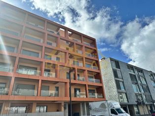 Apartamento T3 Semi-novo na Póvoa de ...