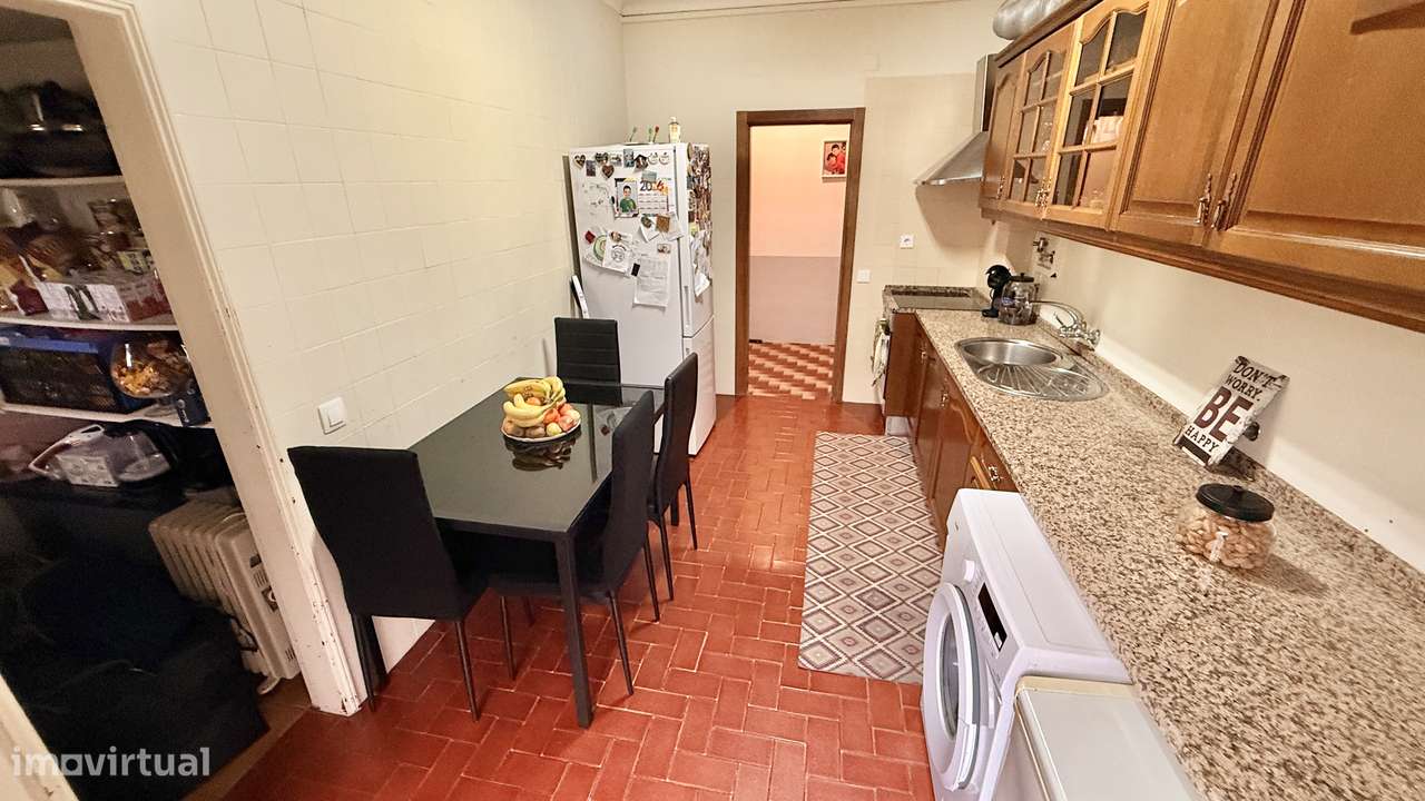 Apartamento T2 espaçoso com 2 varandas, próximo de tudo!-6