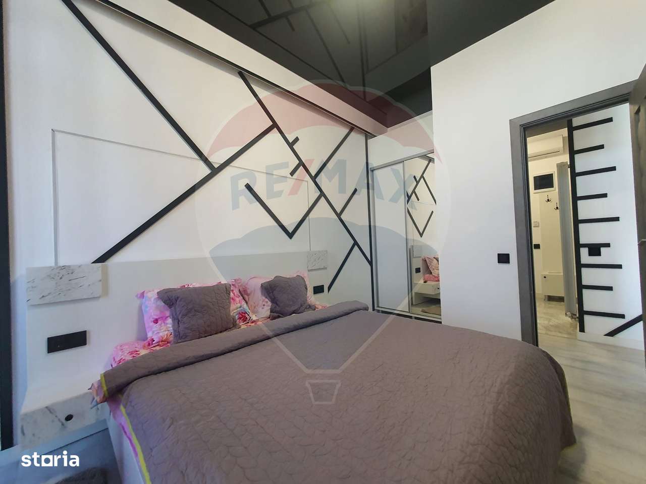 Vanzare Apartament cu 3 camere lux cu vedere la lac în zona Tomis Nord - Imagine principală: 5/20