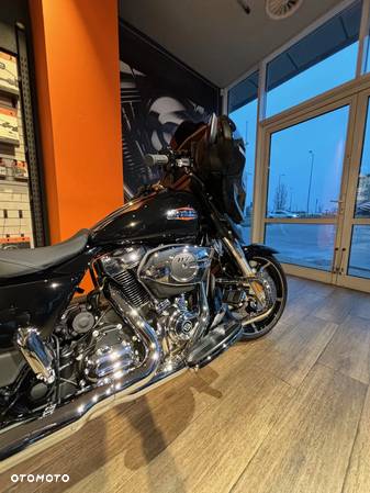 Harley-Davidson Touring Street Glide - 3