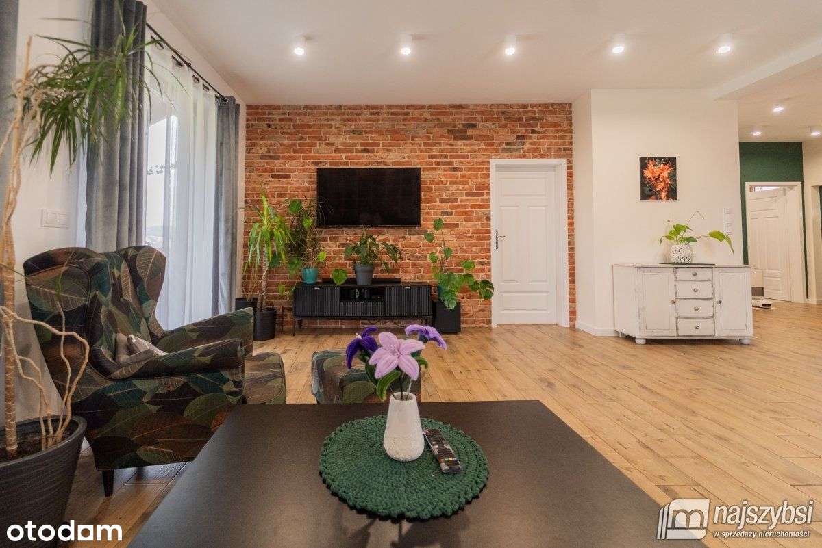 Białuń k. Goleniowa, umeblowany dom z 2022 r.-18