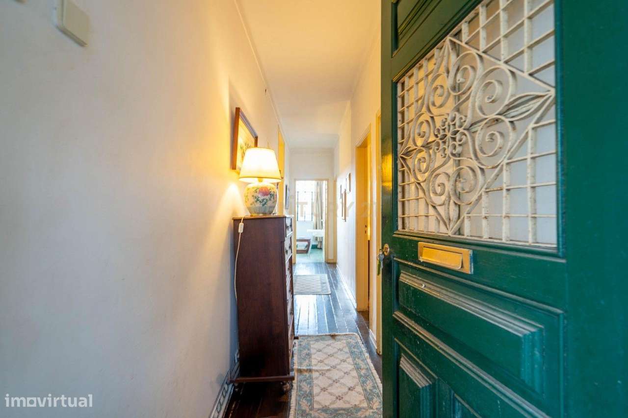 Moradia T6 com terreno no centro da Lousã – excelente localização - Grande imagem: 2/60