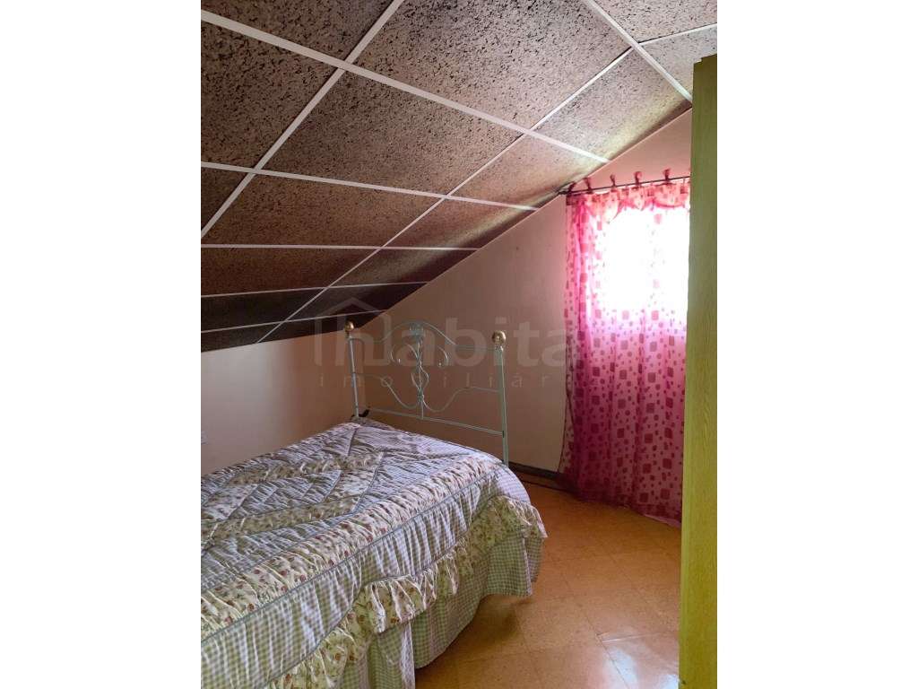 Moradia T5 + 2 C/ Quintal e Sótão-28