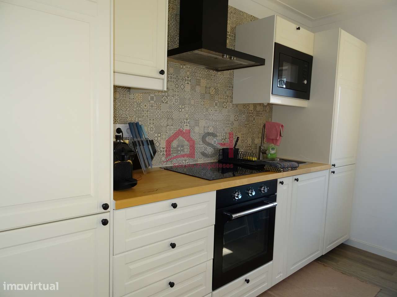 *Prédio com 2 Apartamentos + Loja + Arrecadação – Santa Cruz*-36