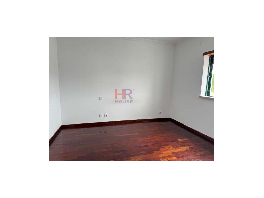Apartamento T3 com suíte e varandas em São Silvestre, Coimbra.-7