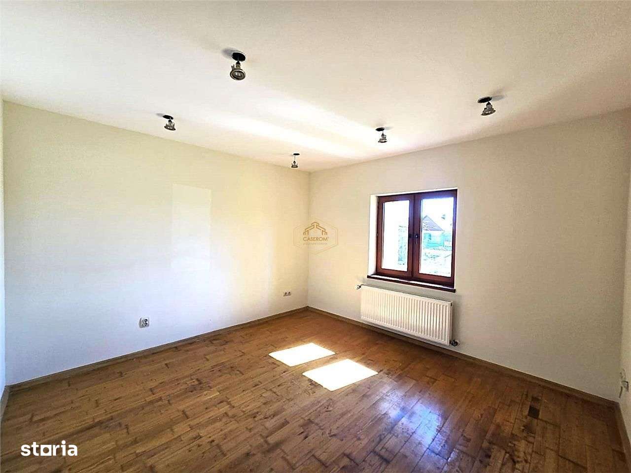 Video|Casa spatioasa cu 4 dormitoare + garaj si anexe | Teren 1.000 mp-12