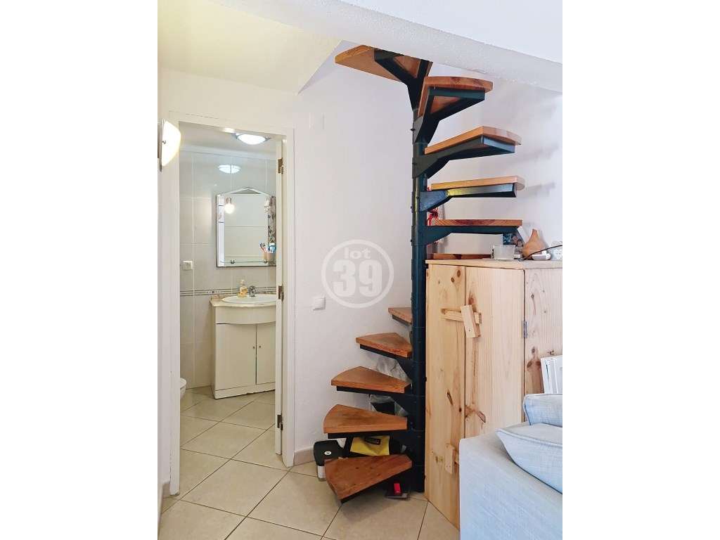 Apartamento duplex com 3 quartos, parqueamento privado e inserido n...-27