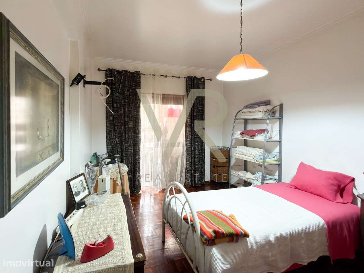 Oportunidade em Massamá: T3 Luminoso a 3 Minutos da Estação-16