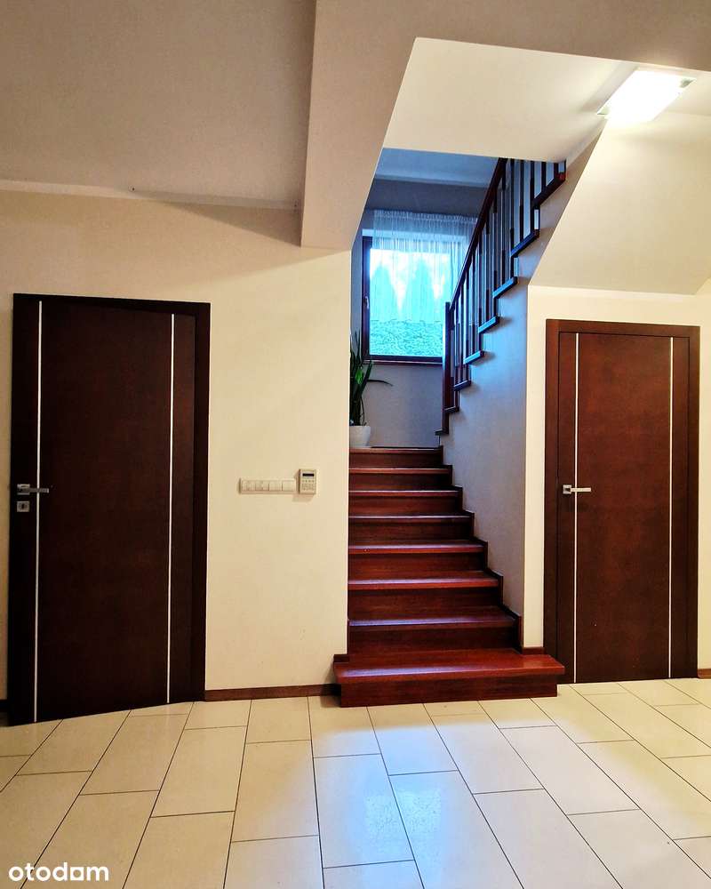 Nowoczesny dom, w mieście pod lasem, 6 pokoi, dwustanowiskowy garaż-7